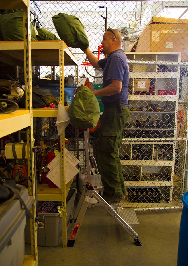 Little-Giant-3-Tread-Jumbo-Step-Warehouse