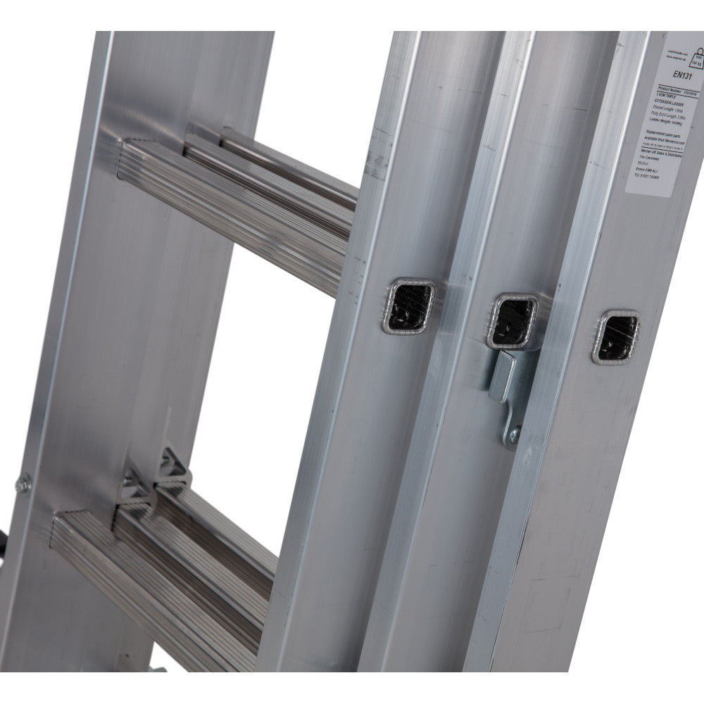 Werner 577 Series Triple Extension Ladder Locking Catch