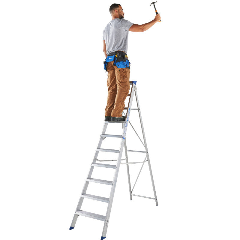 Werner EN131 Professional Builders Swingback Step Ladders