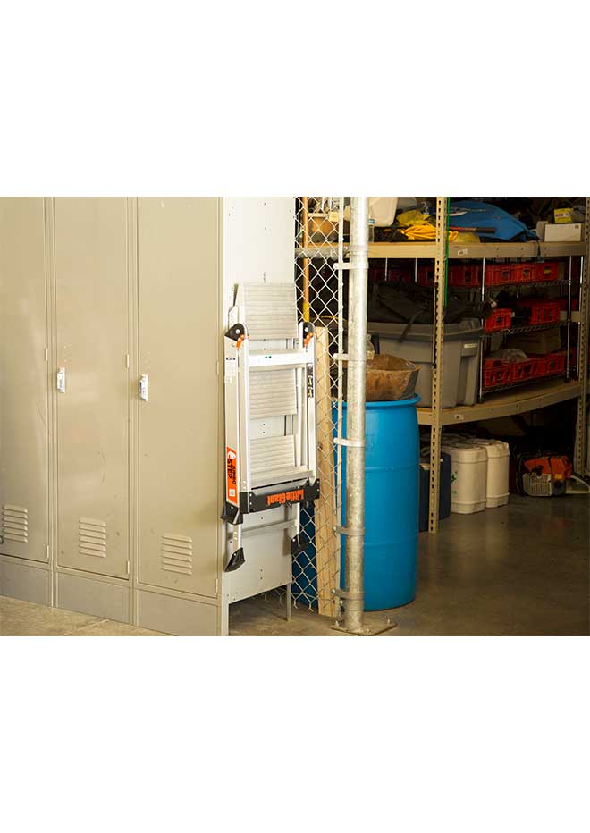 Little-Giant-3-Tread-Jumbo-Step-On-Wall