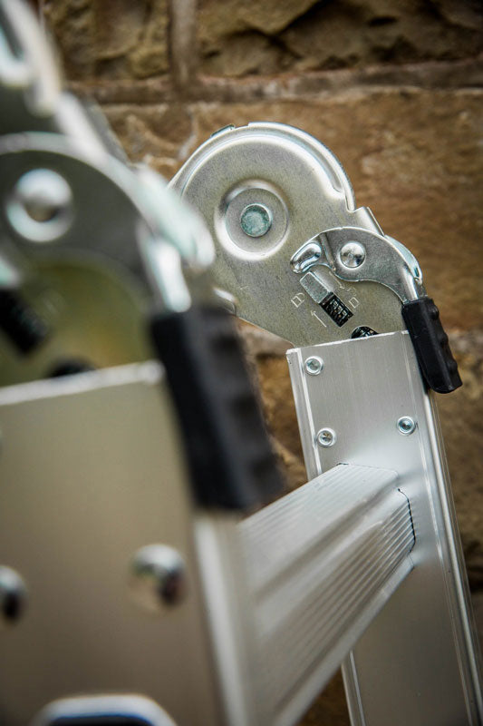 Lyte Aluminium Telescopic Combination Ladder - hinge