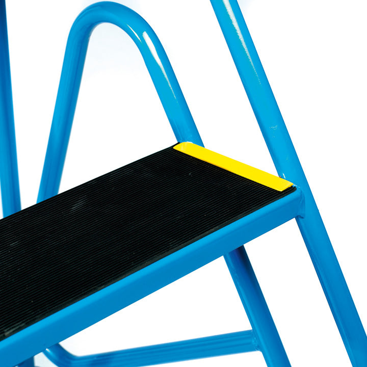 Tilt-And-Pull-Steps-Anti-Slip-Treads