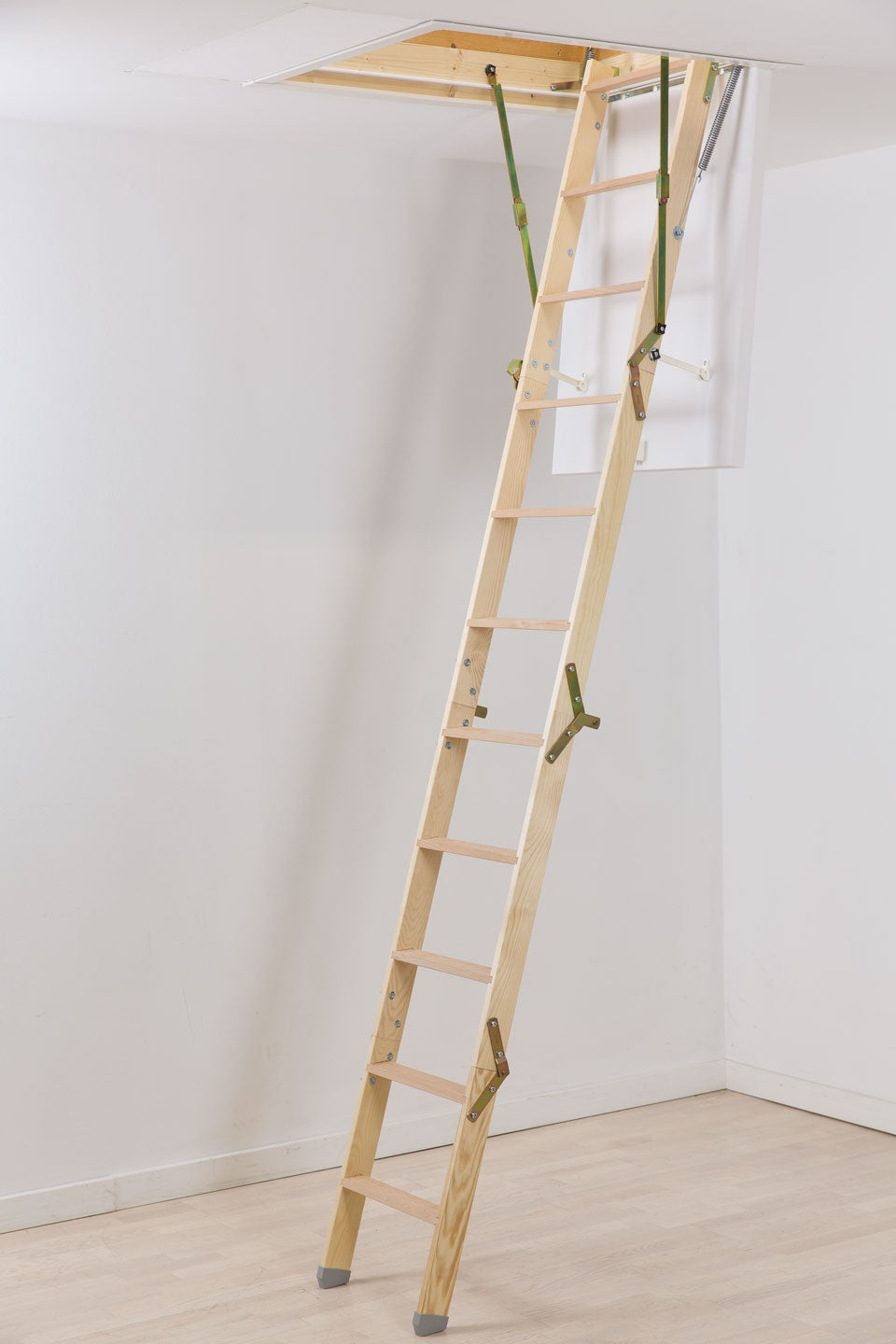 Werner-Click-Fix-36-Timber-Loft-Ladder