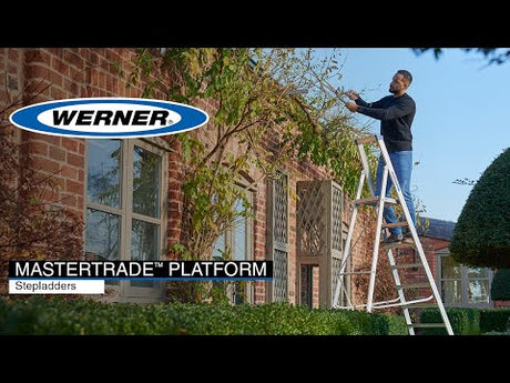 Werner EN131 Professional Builders Platform Step Ladders - 4 Tread